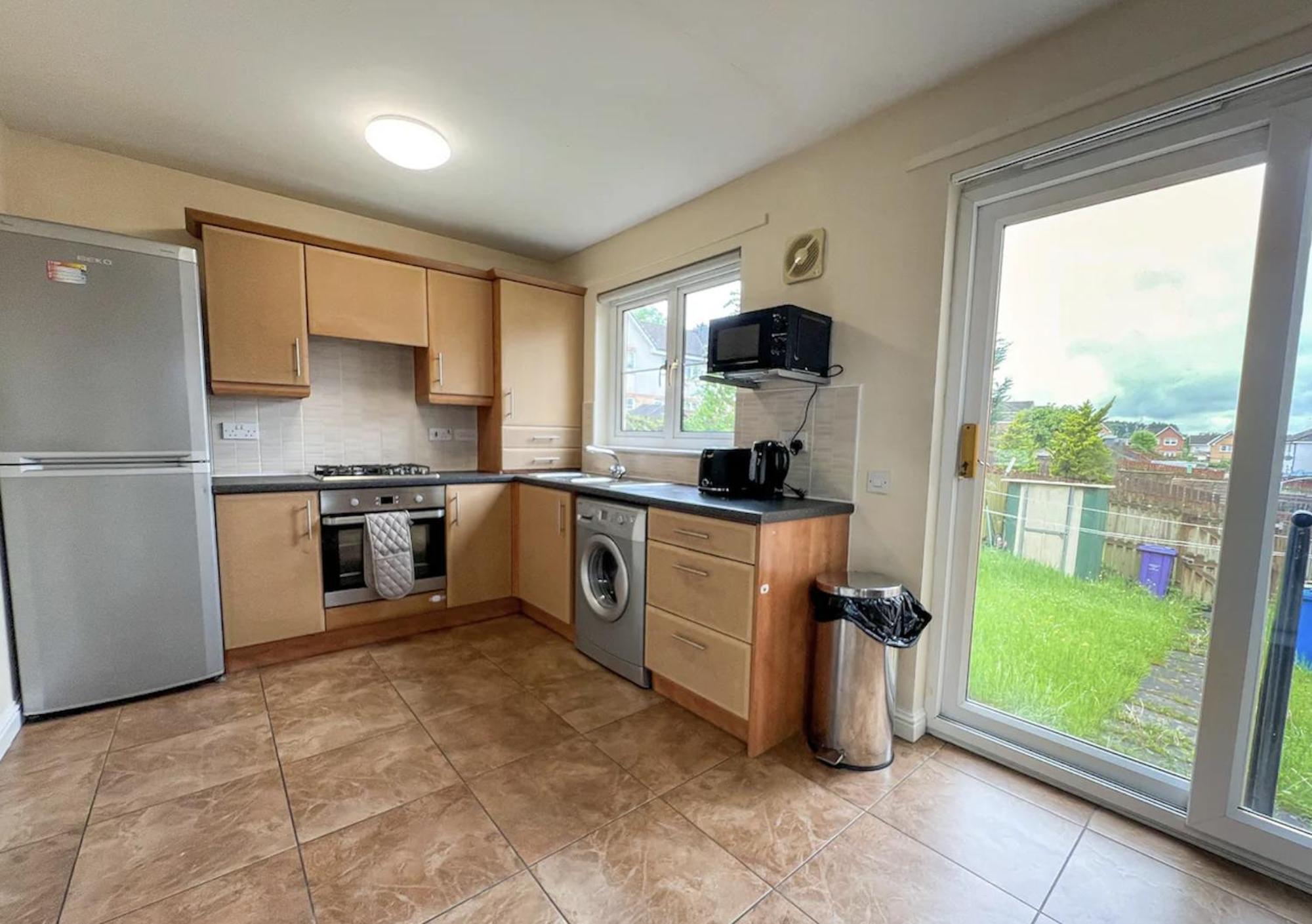 Glasgow Central - Entire House - Free Parking , Free Super Fast Wifi , Private Garden & Parking Security Dış mekan fotoğraf