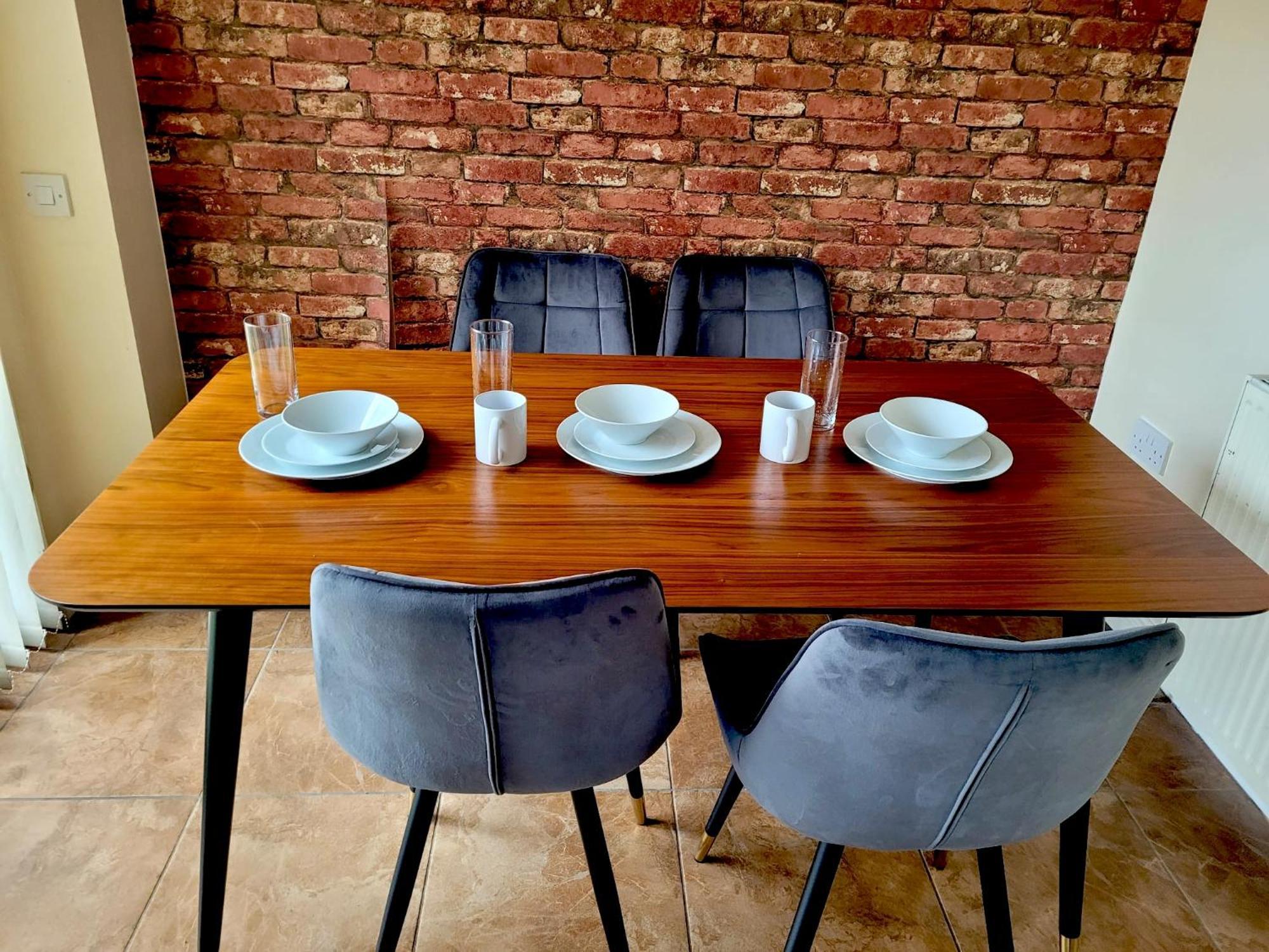 Glasgow Central - Entire House - Free Parking , Free Super Fast Wifi , Private Garden & Parking Security Dış mekan fotoğraf